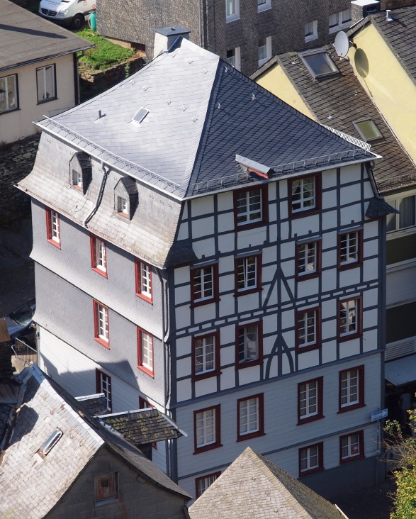 to-hous-Monschau-Kirchstr-43